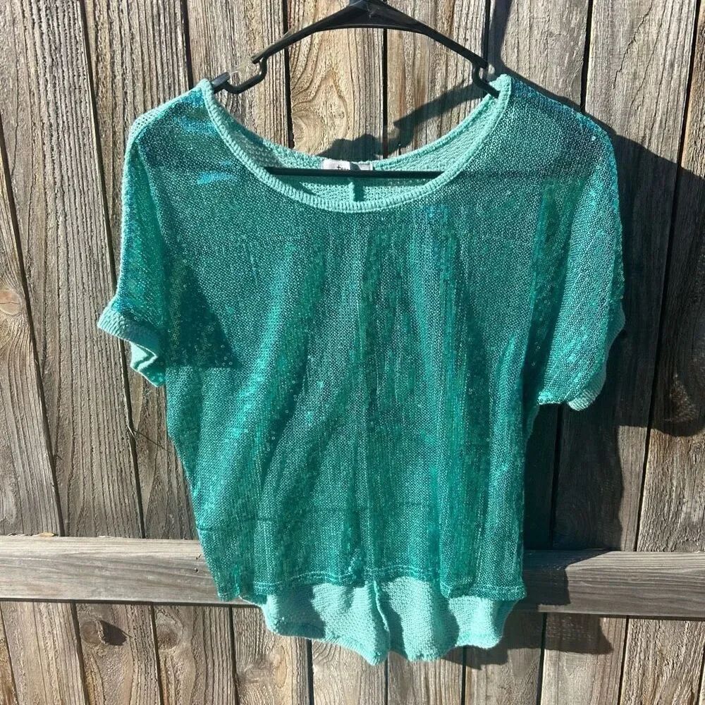 Teenbell blouse short sleeve sequin size small